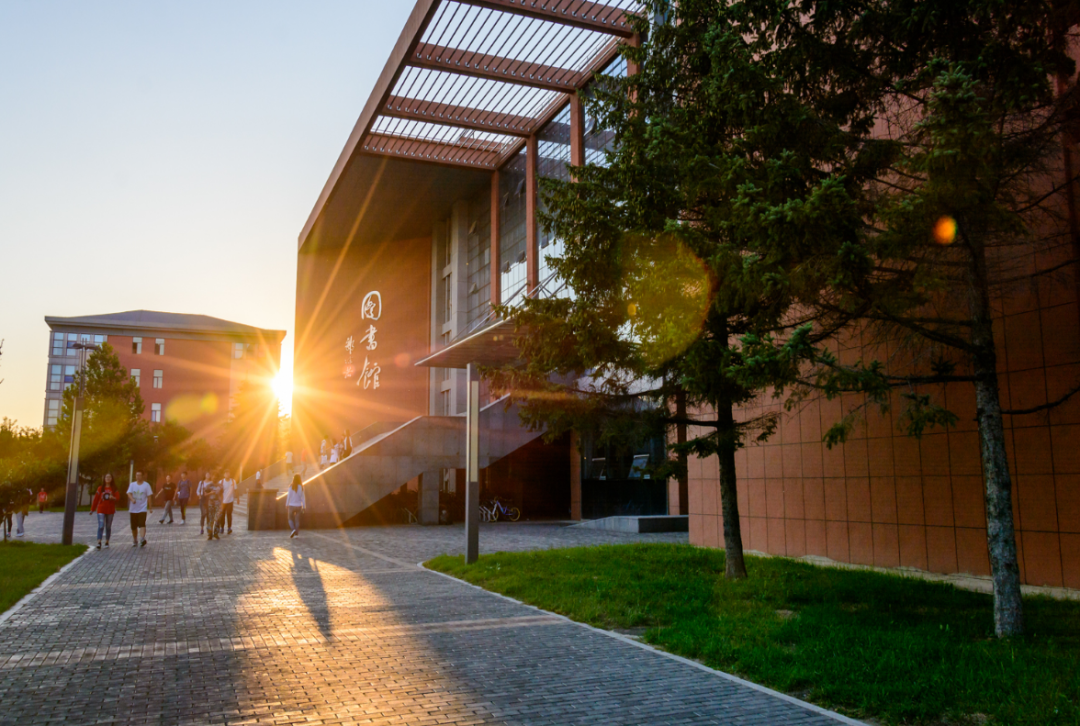 大学宿舍适合安装主机吗