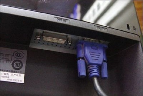 怎么样用一个显示屏链接两台主机