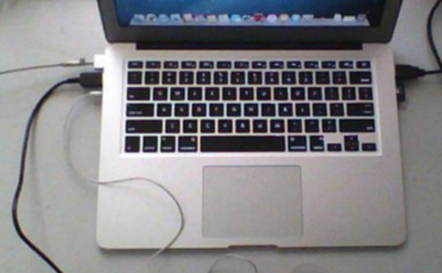 台式主机插上苹果耳机没声音