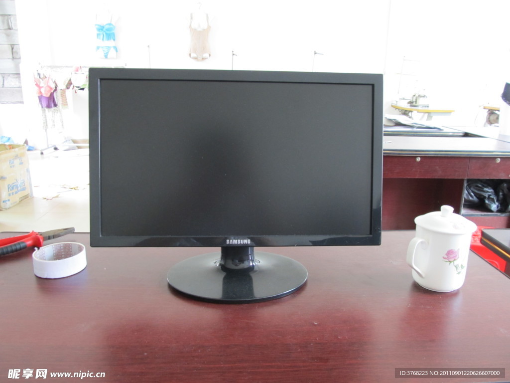 显示器亮主机正常