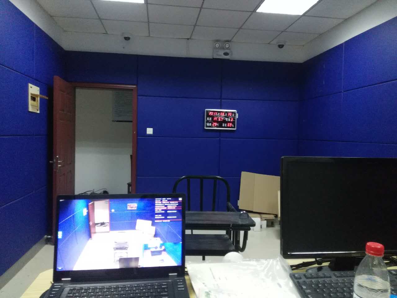 谈话室没有审讯主机