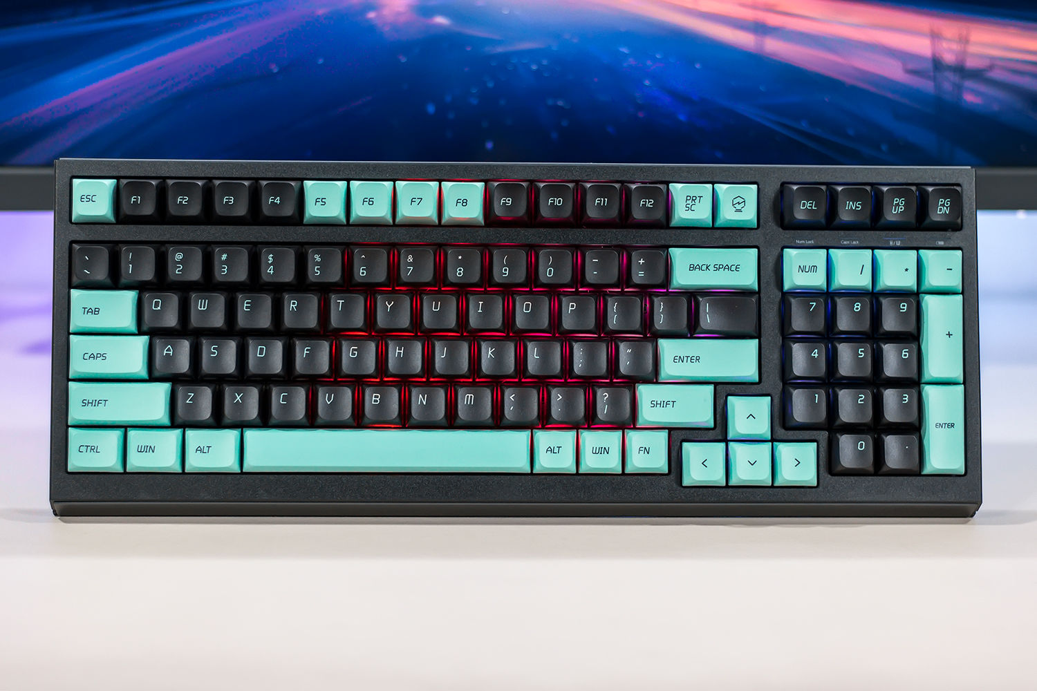 键盘屏幕不亮主机正常