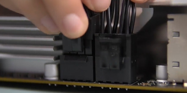 组装好主机插上电源