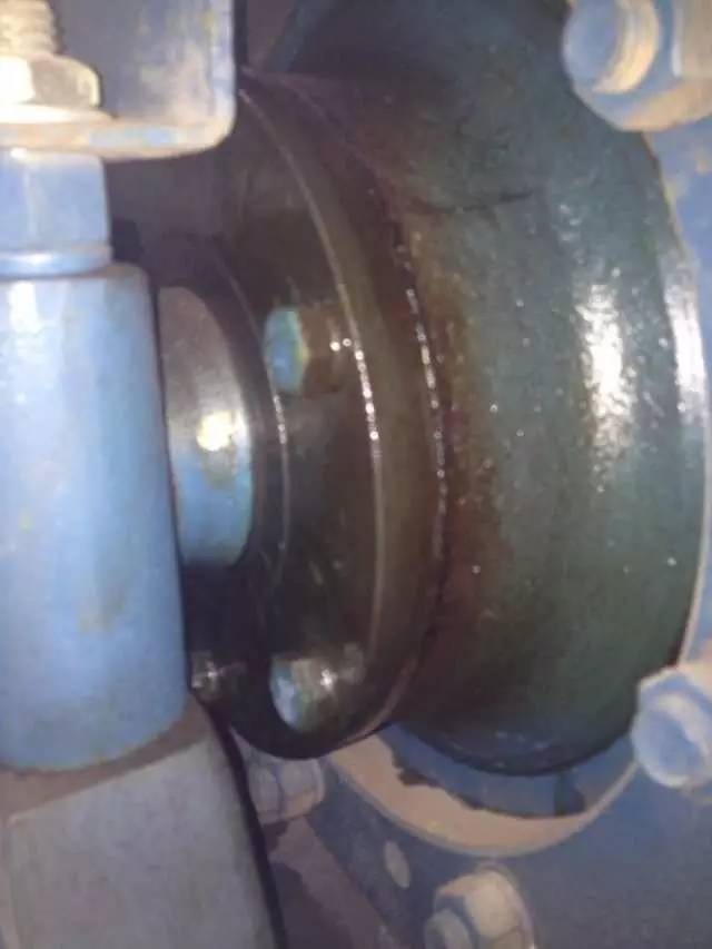 电梯主机齿轮磨损原因