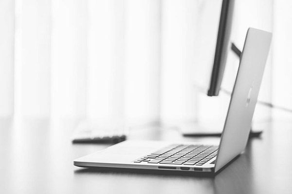 电脑耳机只能连接主机后面