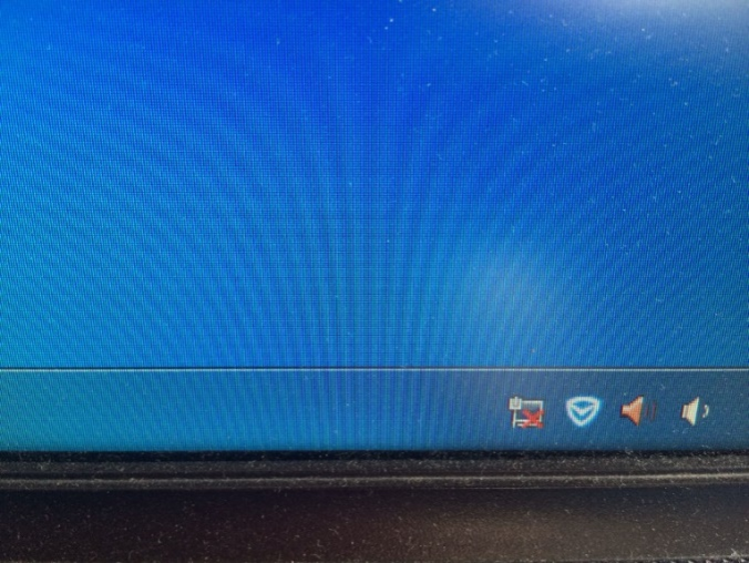 网络无连接主机网线插口红灯