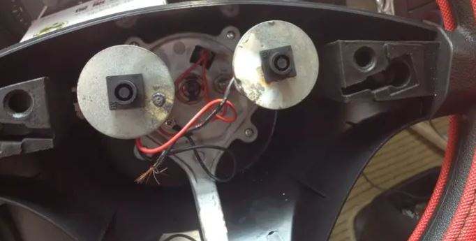 电脑主机音响一会响一会不响了