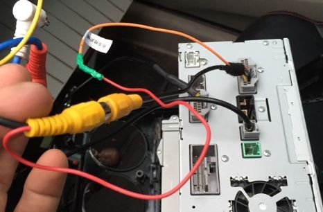 逸动倒车雷达主机电源线