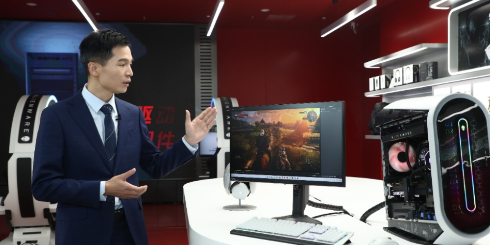 外星人主机配显示器吗