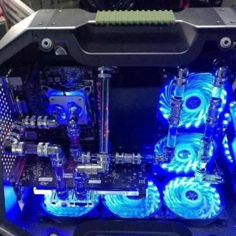 水冷电脑主机的水是什么