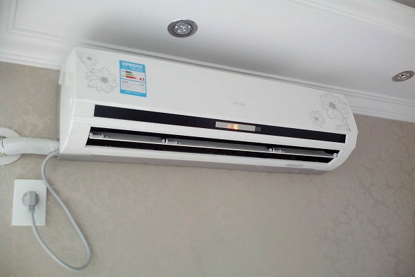 空调室内主机漏气