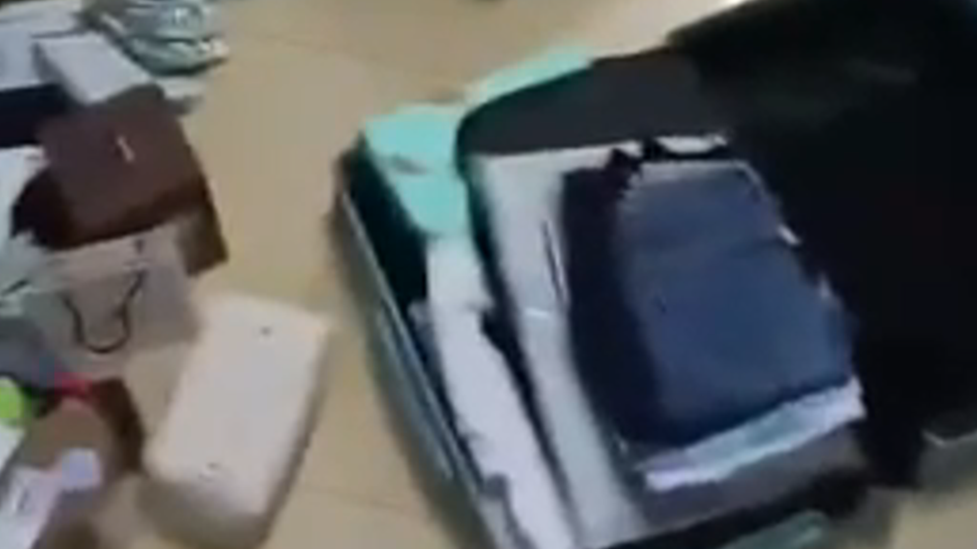 梦见自己偷了学校的电脑主机