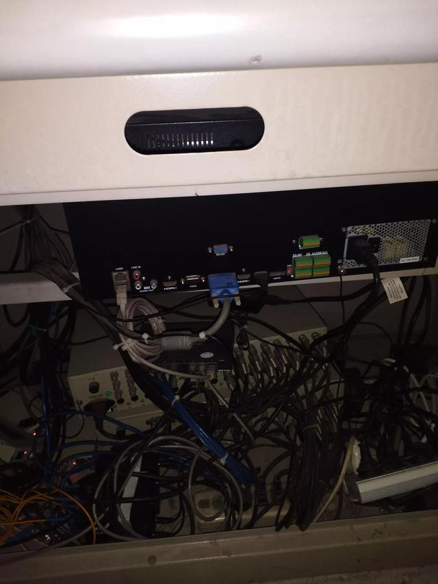 联想电脑主机不转了