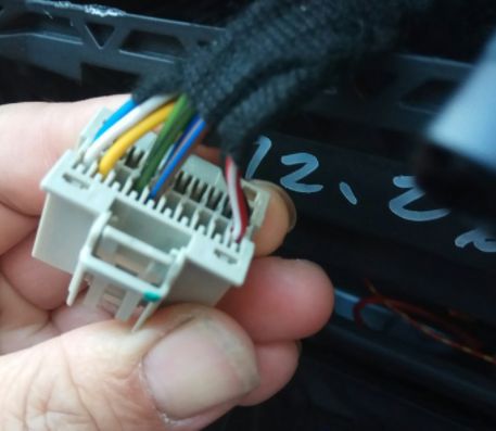 电脑开机主机叫五声显示屏不亮