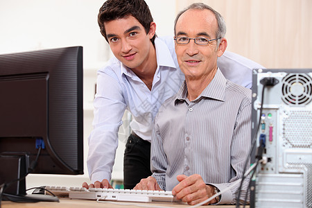 帮助主机共享文件的协议