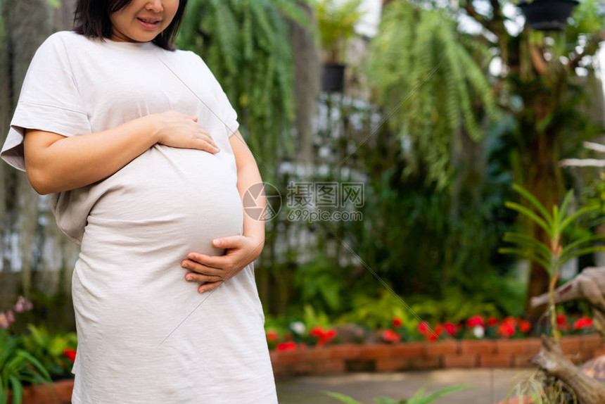 孕妇脚边就是主机有关系吗