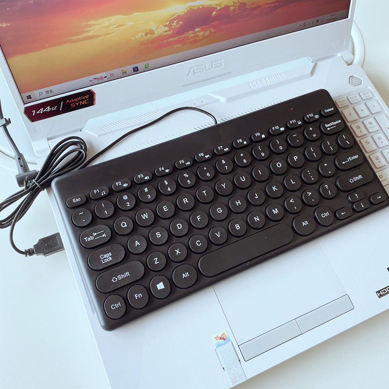 迷你主机可以插键盘吗