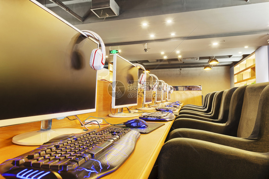 网吧主机放哪里了