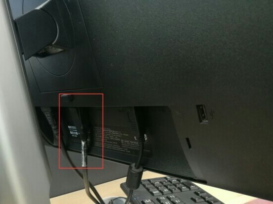 电脑显示屏有电主机打不开