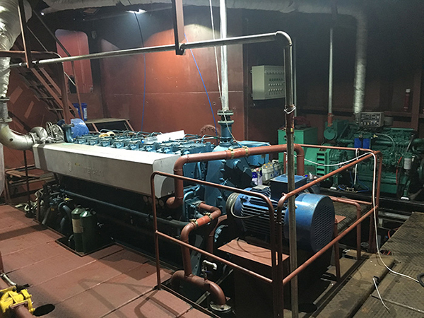 铝合金船主机安装