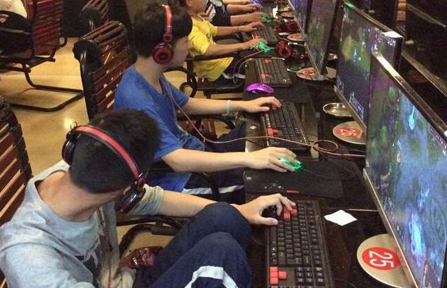 网吧可以不用主机吗