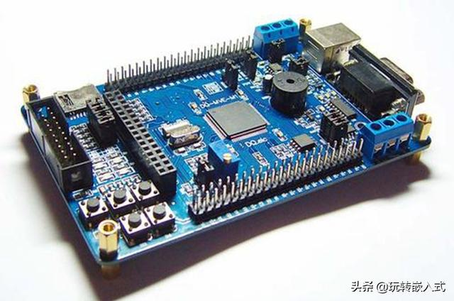 单片机主机发数据从机接收程序