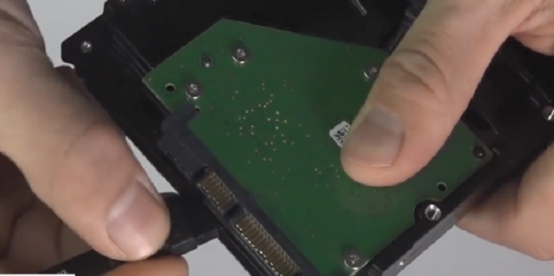 机械硬盘如何安装到新电脑主机