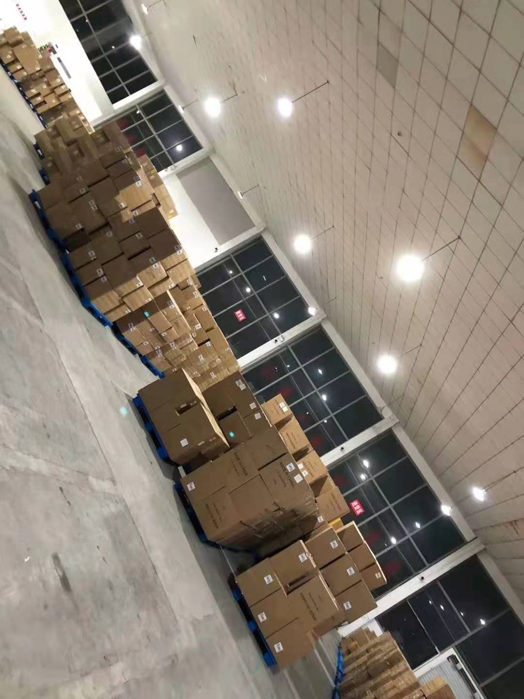邮寄主机到韩国多少钱