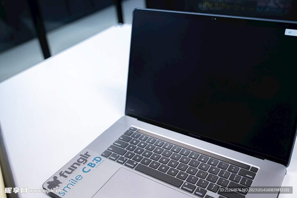 电脑逢被机主机