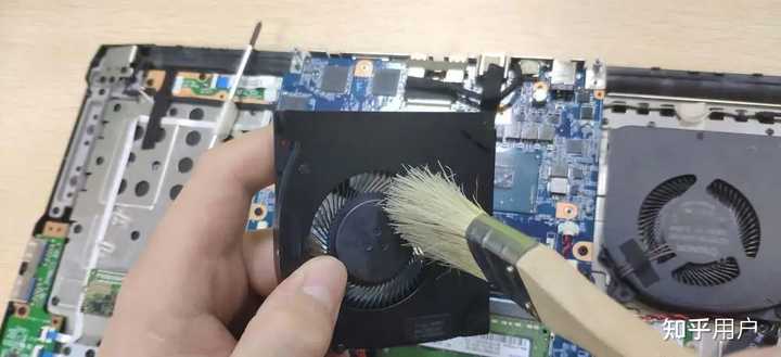 台式电脑主机只有风扇响