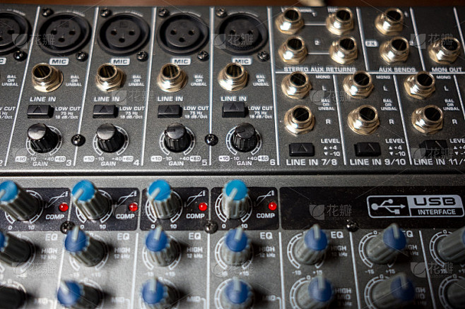 电脑主机控制音响