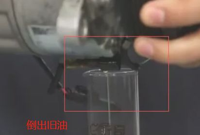 制冷主机为什么要换油