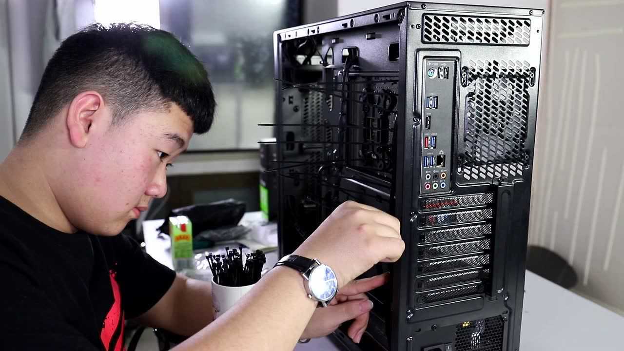 装机模拟器最顶配主机