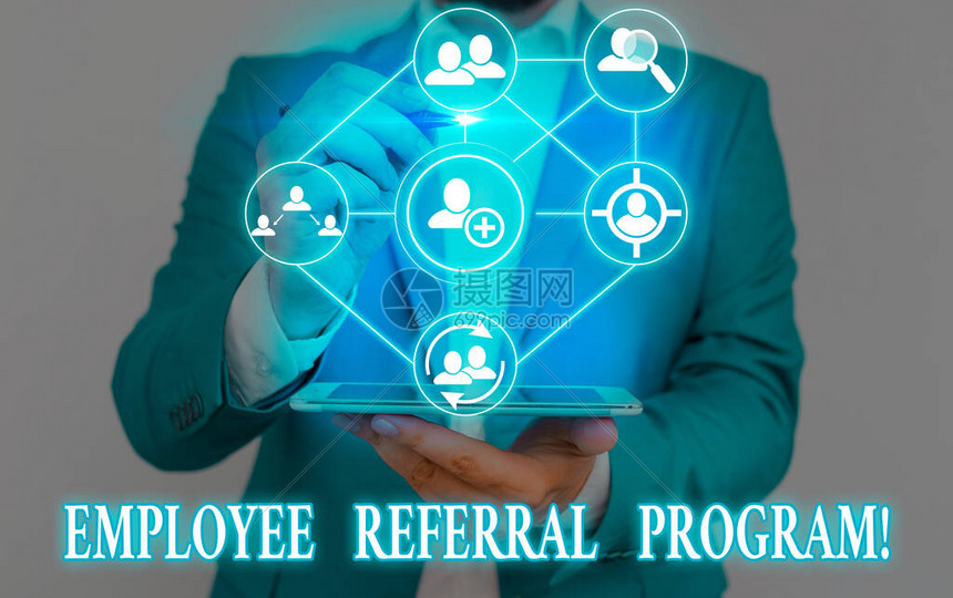 采用集群方式分配部署主机