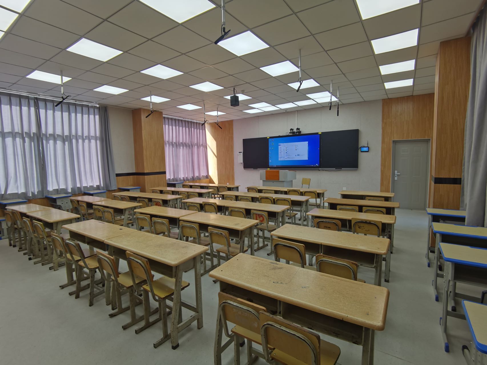 鸿合高清录播主机显示