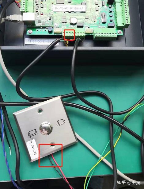 门禁主机输出端