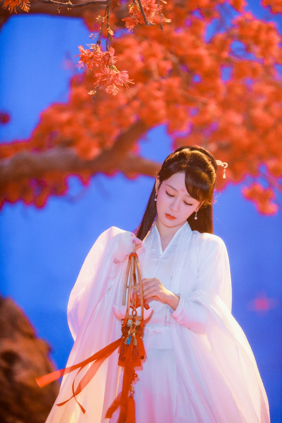 长按主机电源键关机吗