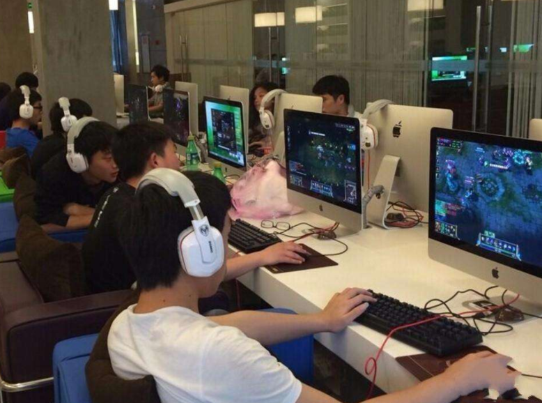 在网吧看黄色主机看得见吗