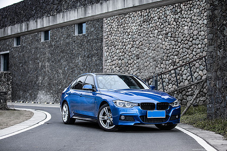 汽车中控主机位置