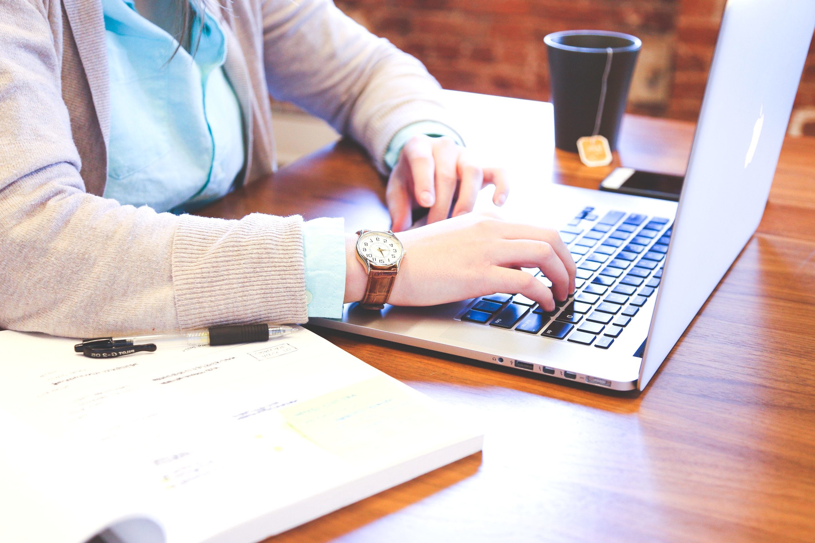 电脑主机开不开一直滴滴响