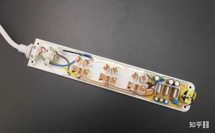 接主机线时冒火花