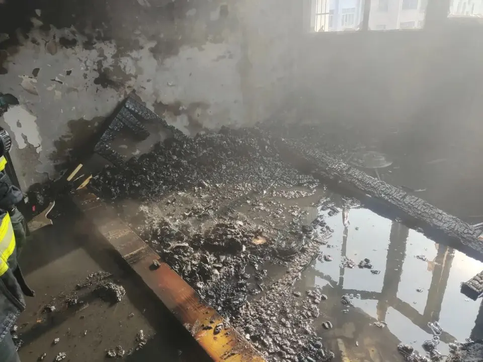 如何人为烧坏主机电源