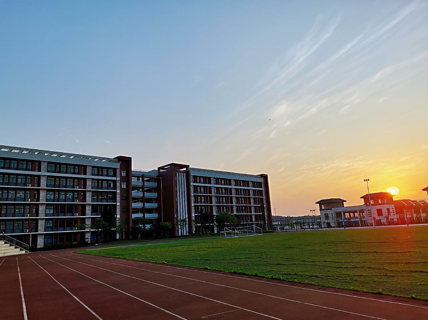 学校机房主机怎么使用
