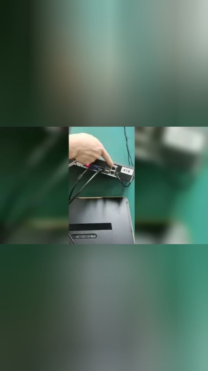 点歌台主机怎么插线