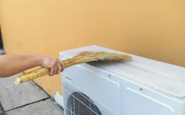 柜式空调如何拆卸主机