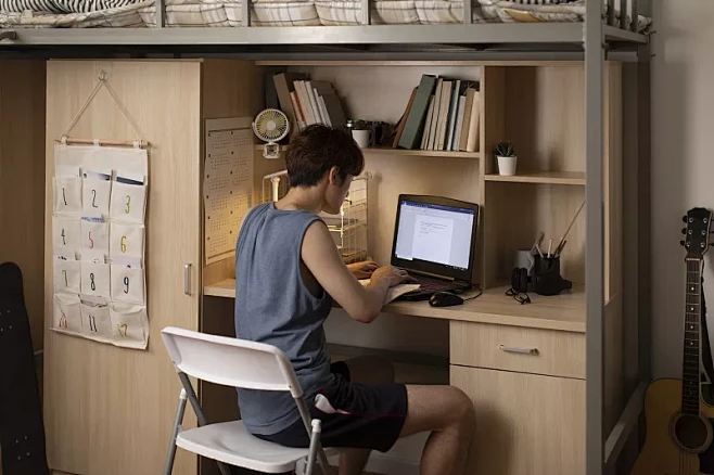 大学用主机还是笔记本