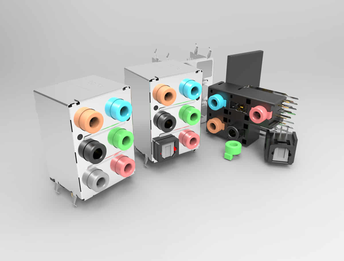 电脑主机一排三个孔麦克风插孔