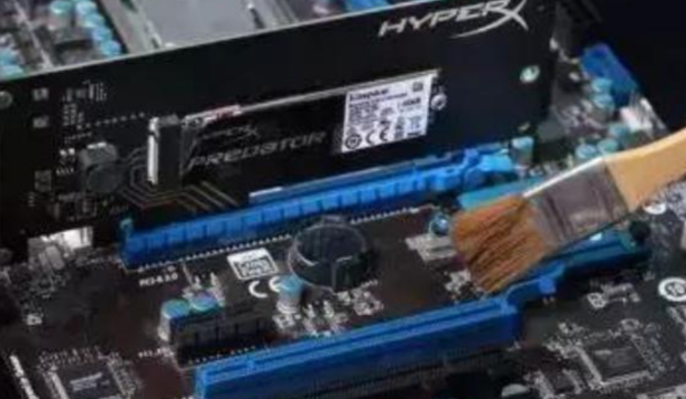 主机一插电源会响