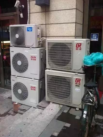 中央空调两部主机叠放