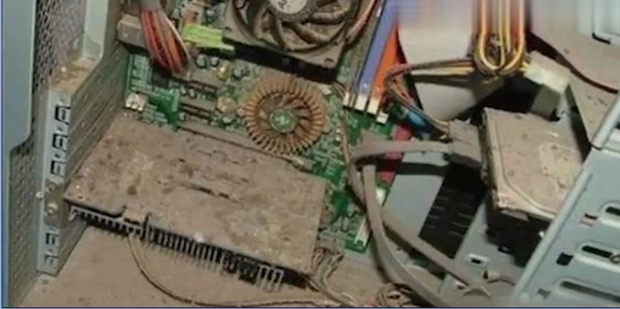 电脑主机与显示连接后无信号